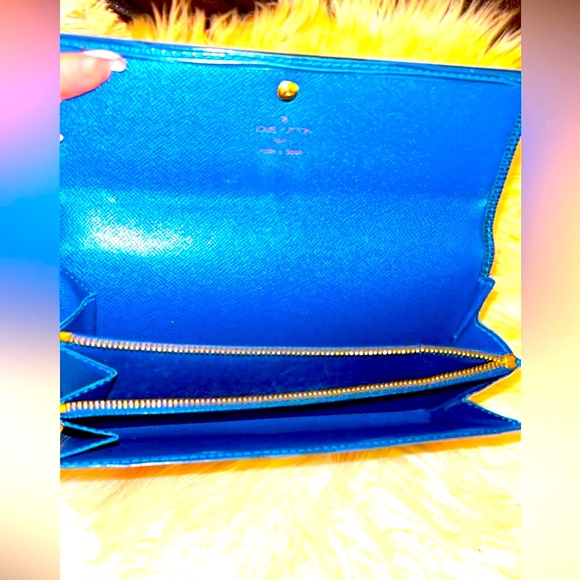 Authentic Louis Vuitton  Epi Long Wallet. Serial Code: CA0929 - Picture 7 of 7